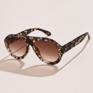 NWOT Tortoiseshell Aviator Sunglasses in Crazy Tort